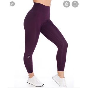 P’tula Alainah III Sleek Legging: 23”